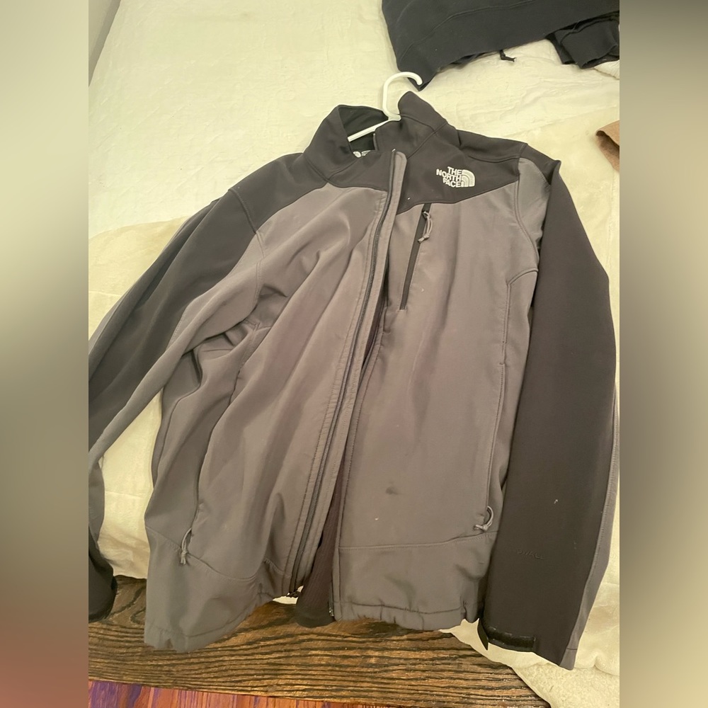 men’s medium north face jacket